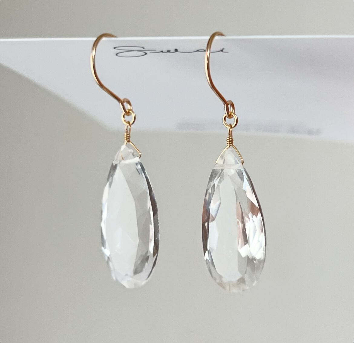 【14KGF】クォーツ/水晶/ペアシェイプ/ファセットカット/ピアス 14KGF】クォーツ/水晶/ペアシェイプ/ファセットカット/ピアス