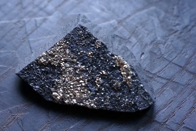パイライト/シュンガイト Pyrite / Shungite ②