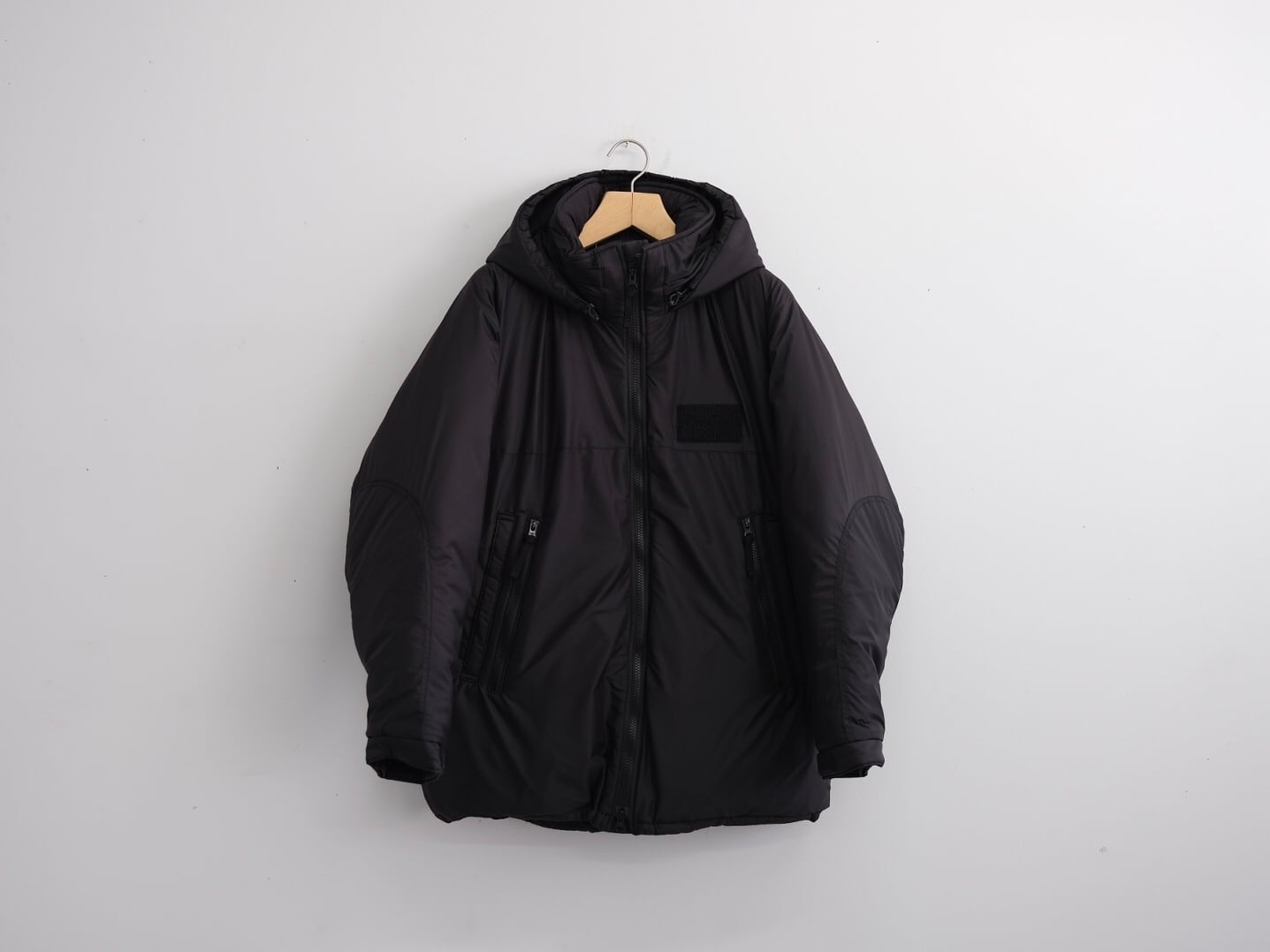 O-(オー/レイチョウルイラボ)”SLEEPY PARKA BLACK” | Lapel online store