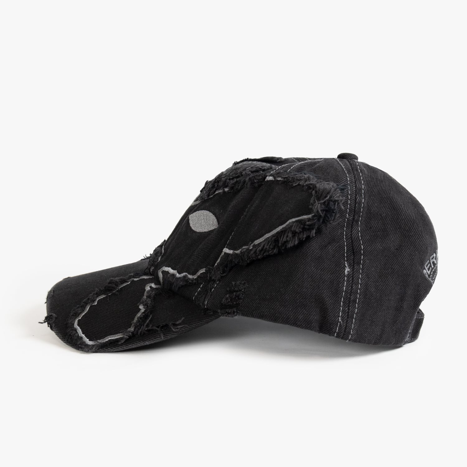 UNEEK BASEMNT - Discover independent style.