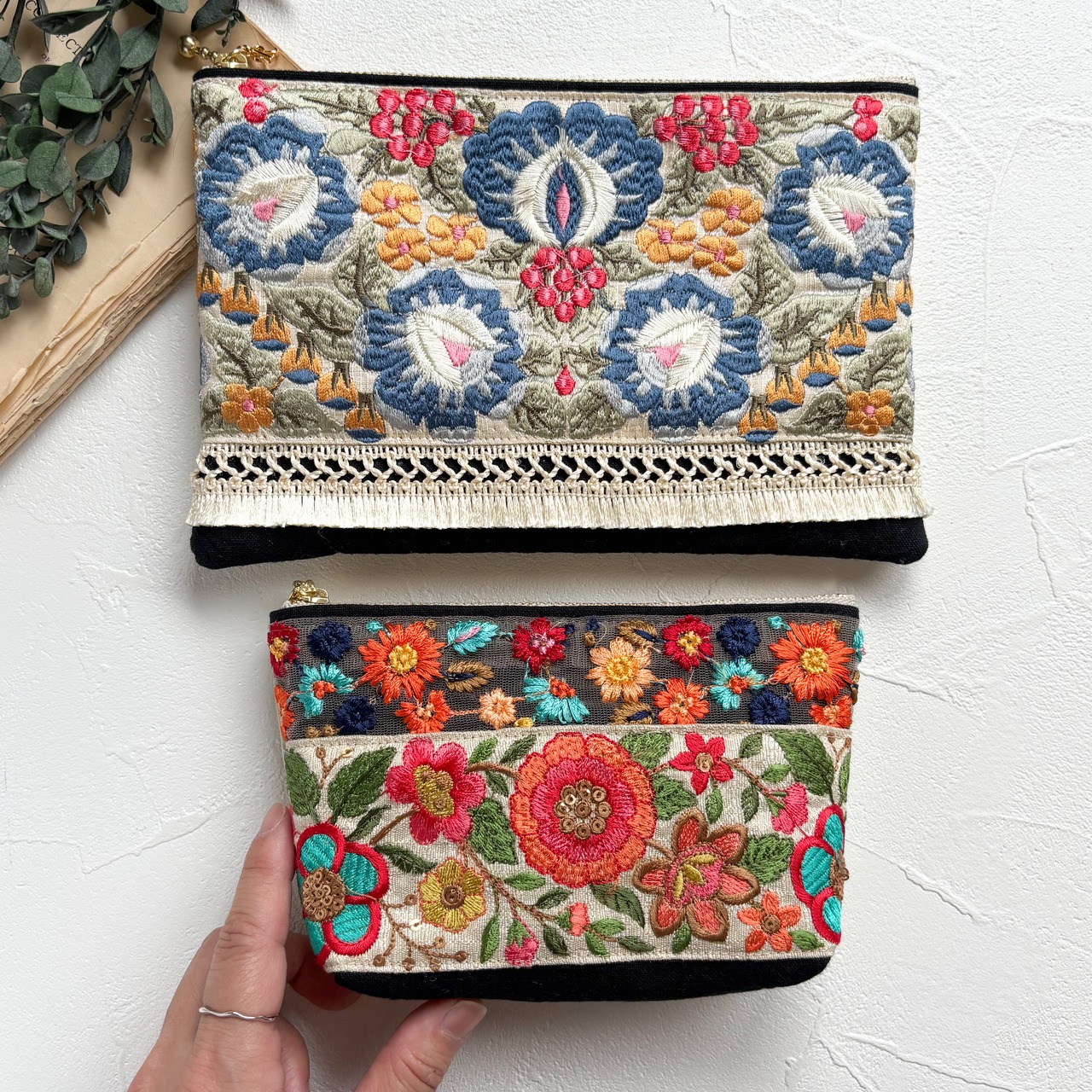大人のためのインド刺繍ポーチ2点セット【チャーム付き】プチギフトや自分へのご褒美に　