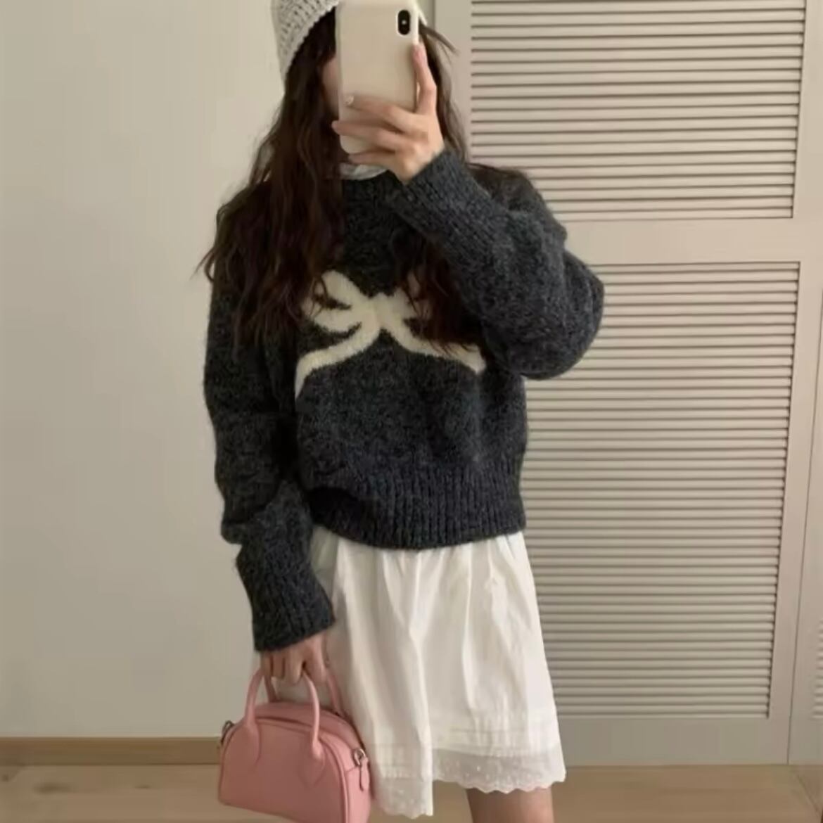 クルーネックリボンニット