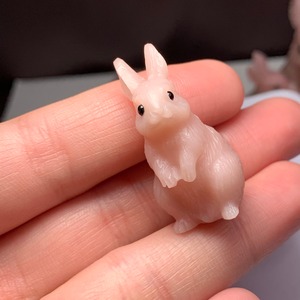 6.ピンクオパールうさぎ・インテリア