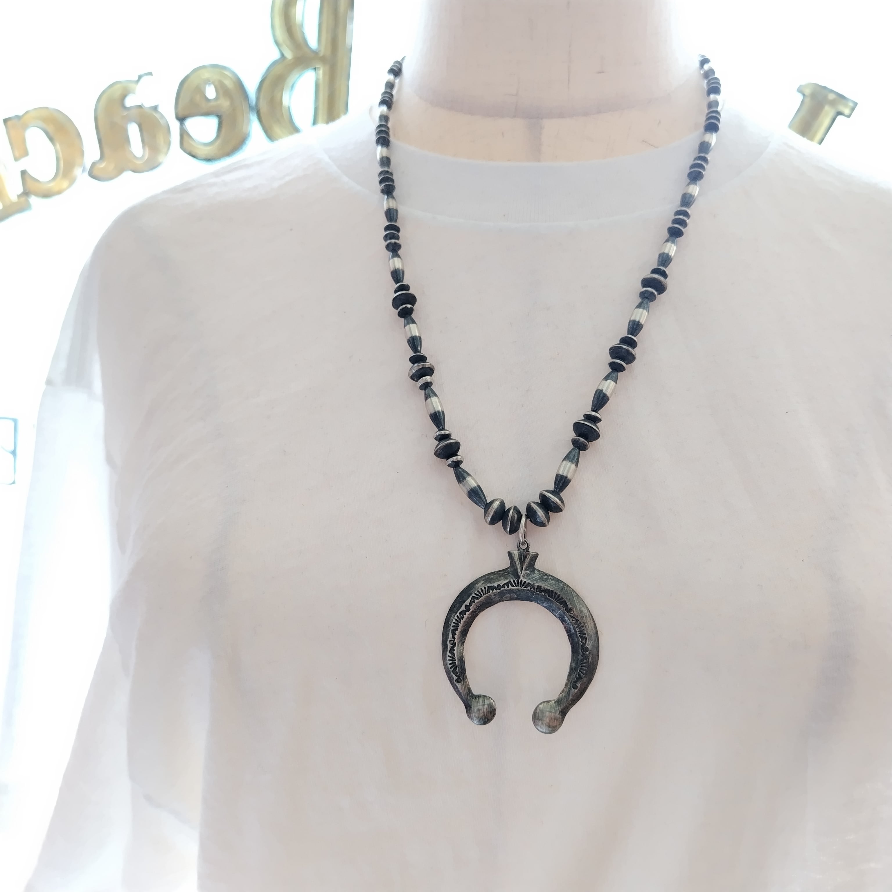 ナバホ Kingman Turquoise ハート シルバーバングル インディアン