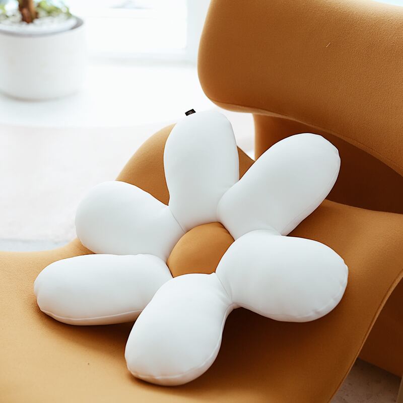 【お取り寄せ】インテリアクッション デイジー 北欧