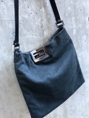 FENDI フェンディ　F金具　ズッカ　ニット　ショルダーバッグ　グレー　vintage　ヴィンテージ　オールド　3sngg3