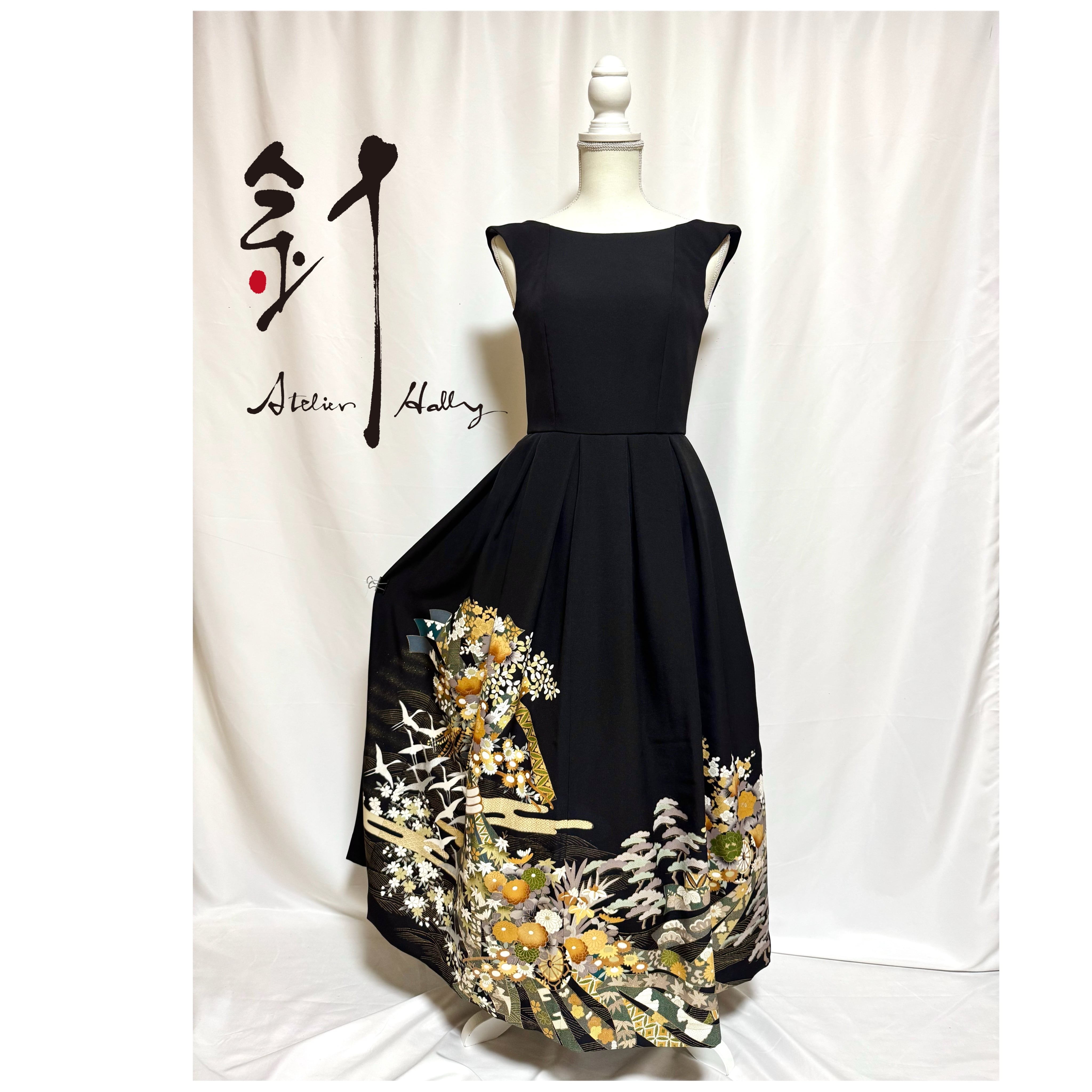 一点物】黒留袖リメイク Vバックドレス〈フレアスリーブボレロ付き
