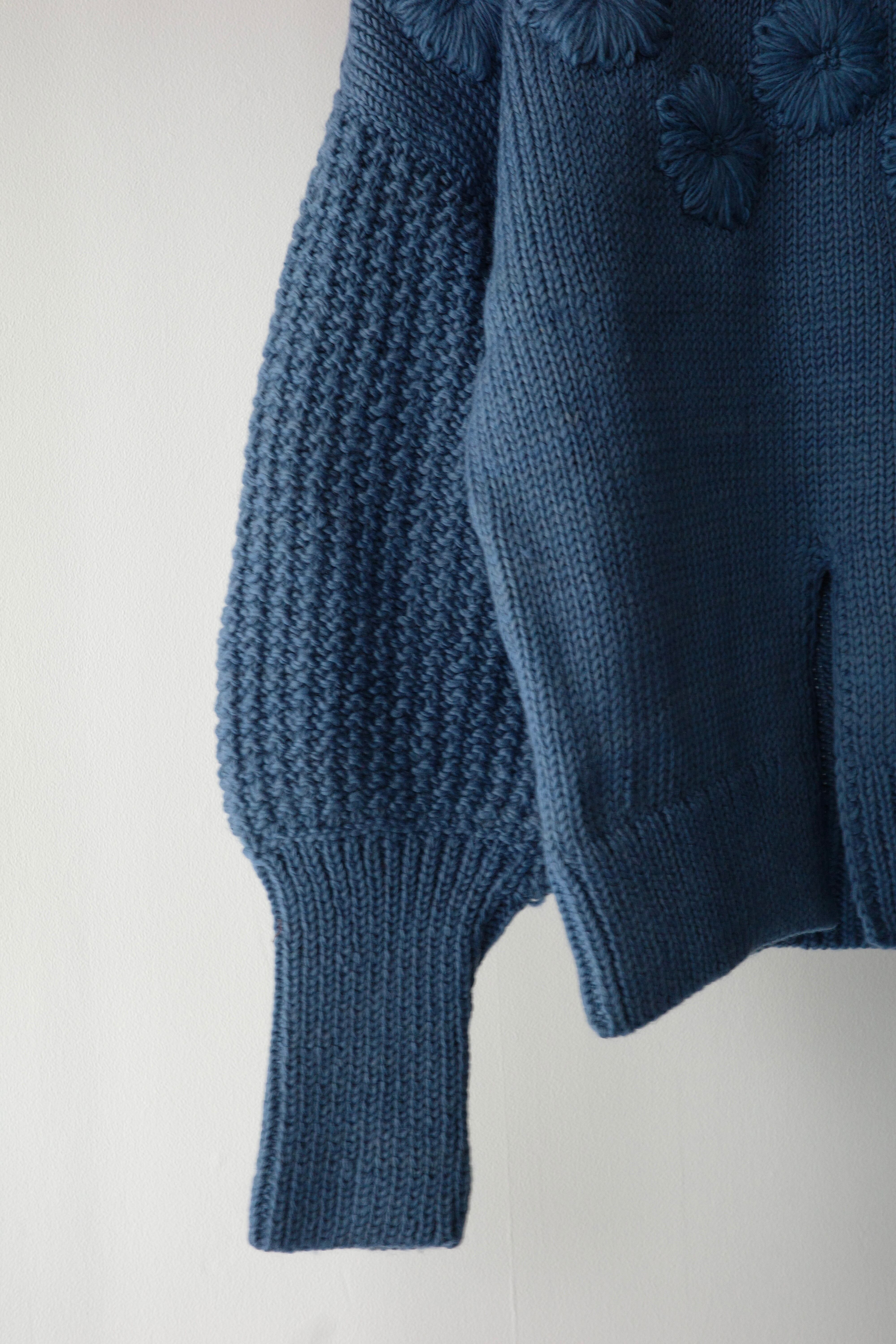 ajwain ニット Ajwain HAND KNIT Flower motif C/N/blue