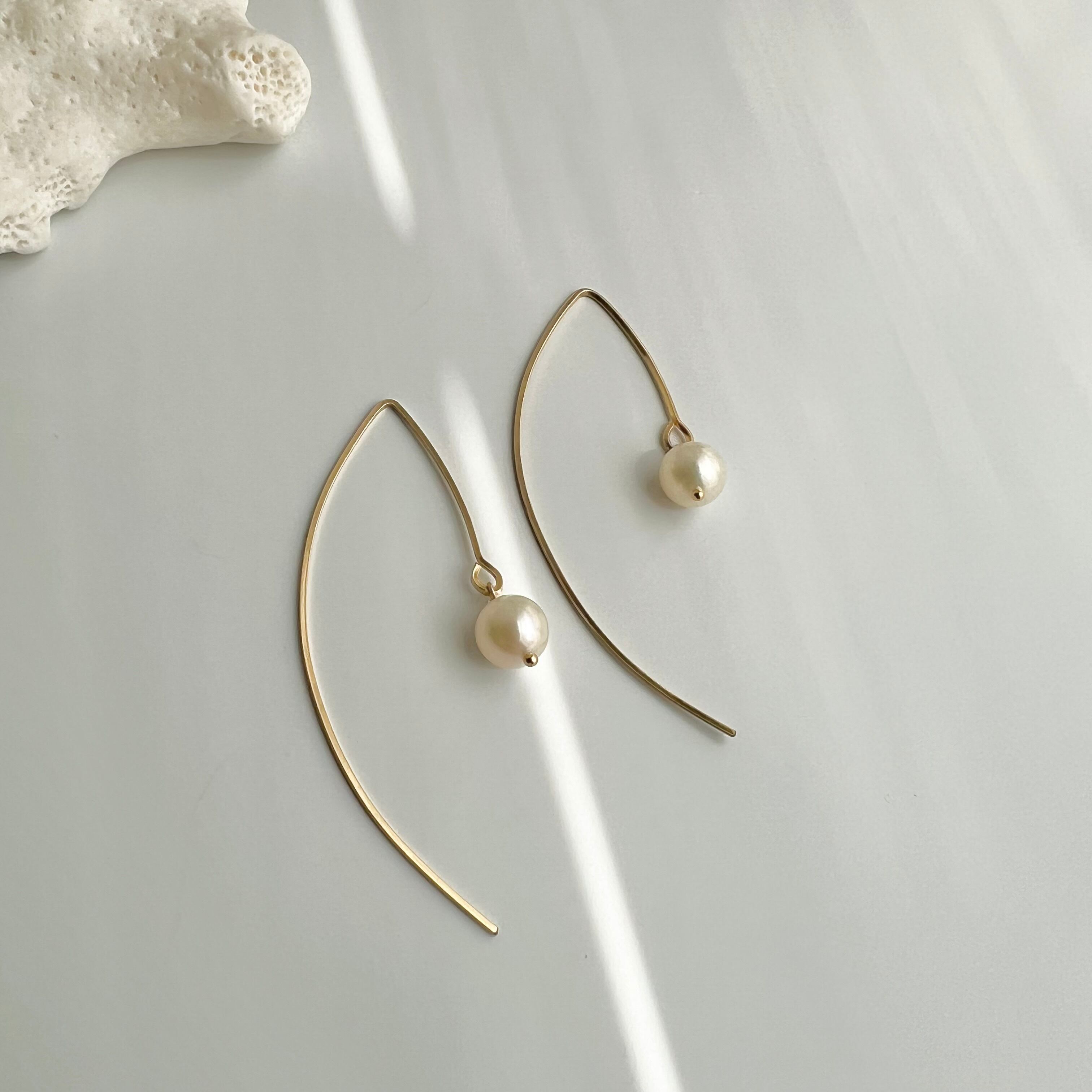 cocoです レア 14kgfあこや真珠フラワーカービングPT URURU】Akoya Pearl 14KGF Square Wire Pierce / あこや真珠スクエア