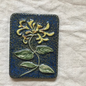 EGO stengodsの黄色い花の陶板