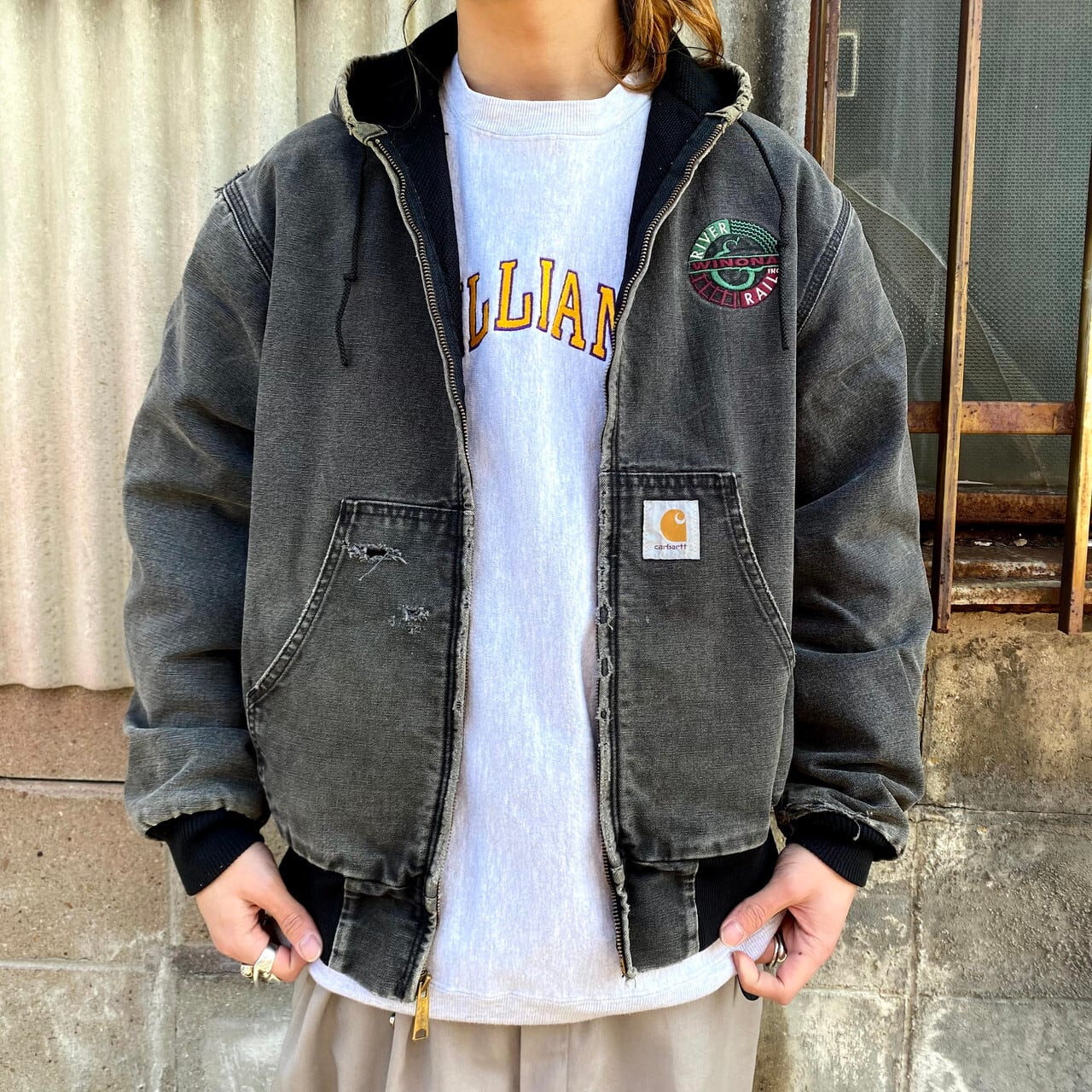 Carhartt カーハート 刺繍入り ダック地 アクティブジャケット ワークジャケット メンズL相当 古着 メッシュライナー アクティブパーカー  フルジップパーカー ブラック 黒【ワークジャケット】 | cave 古着屋【公式】古着通販サイト