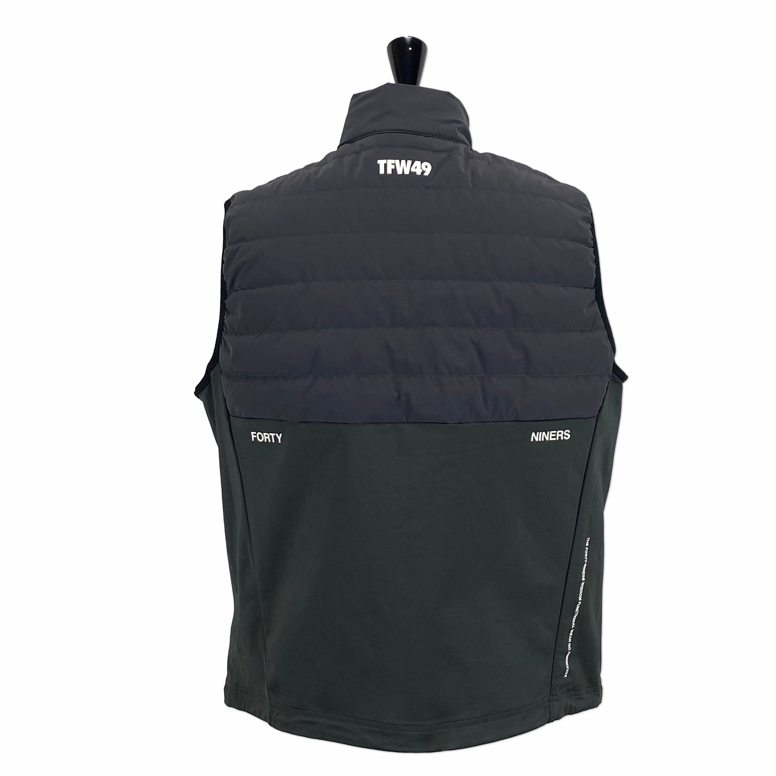 メンズウェア TFW49 SHIELD WARMER VEST TFW49】《MEN'S》SHIELD WARMER VEST (CHARCOAL) | Sandy GOLF
