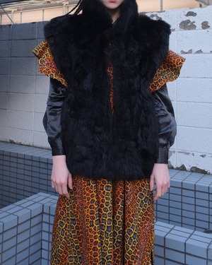 me no oku fur vest.