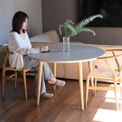 Round Dining table