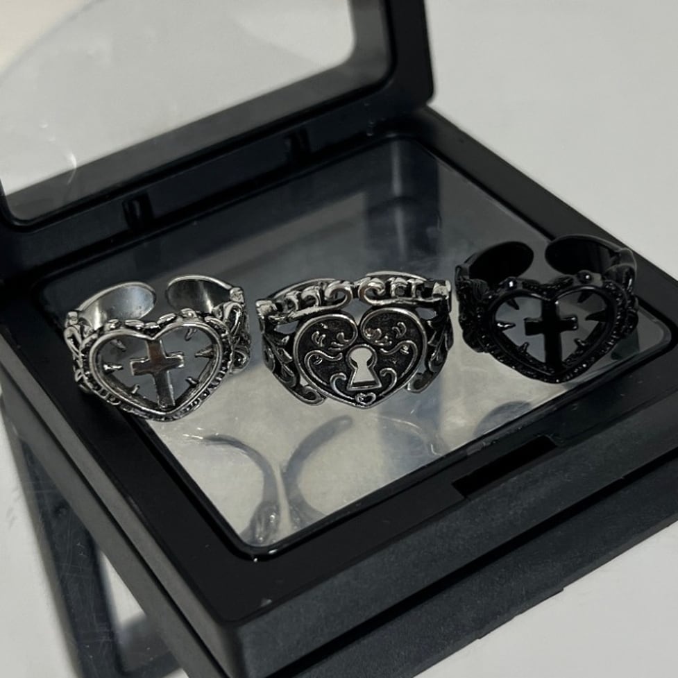 heart gothic design ring / l0294