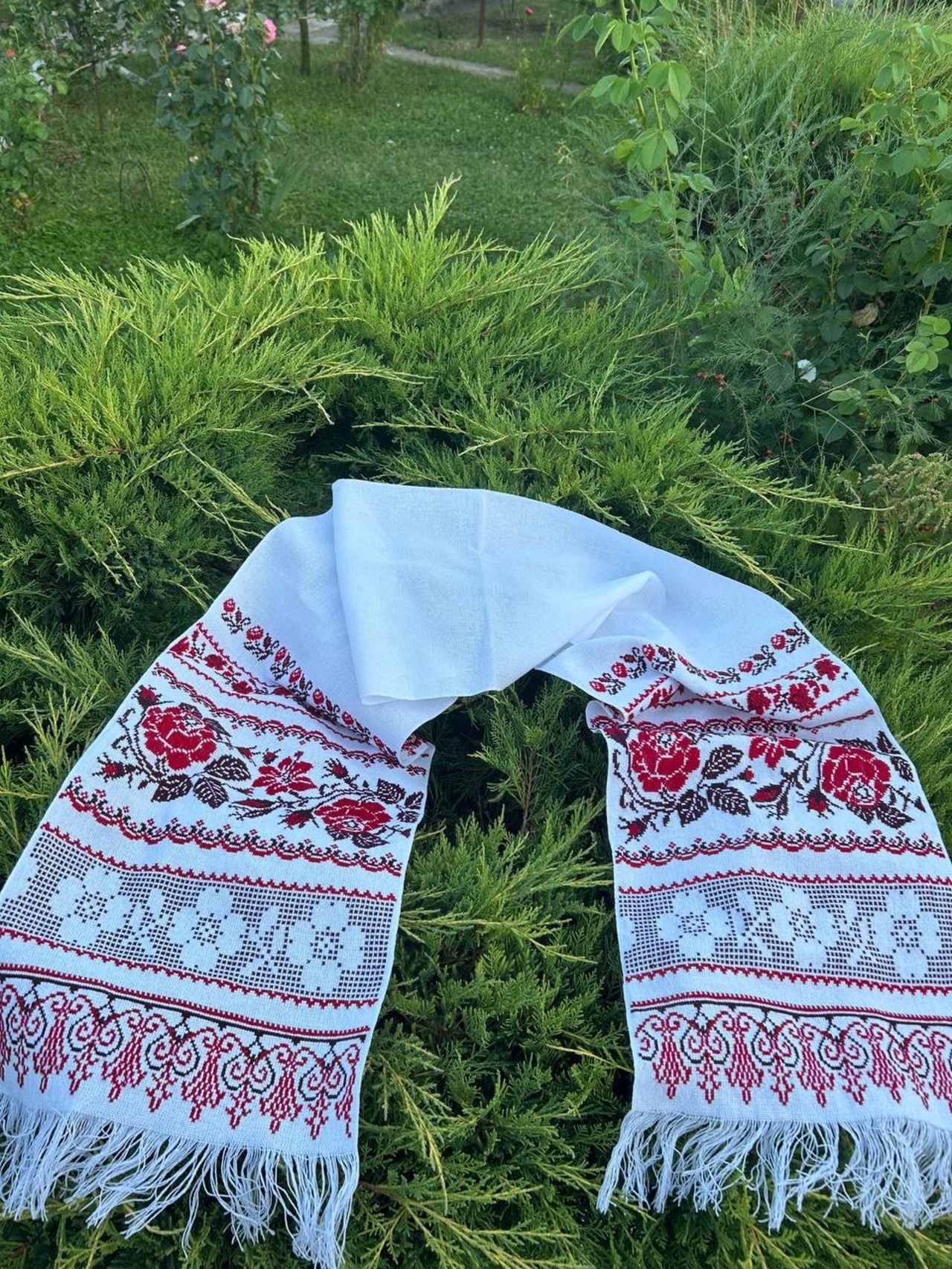 ウクライナ伝統手刺繍祭具タオル「ルシニク」 - 1