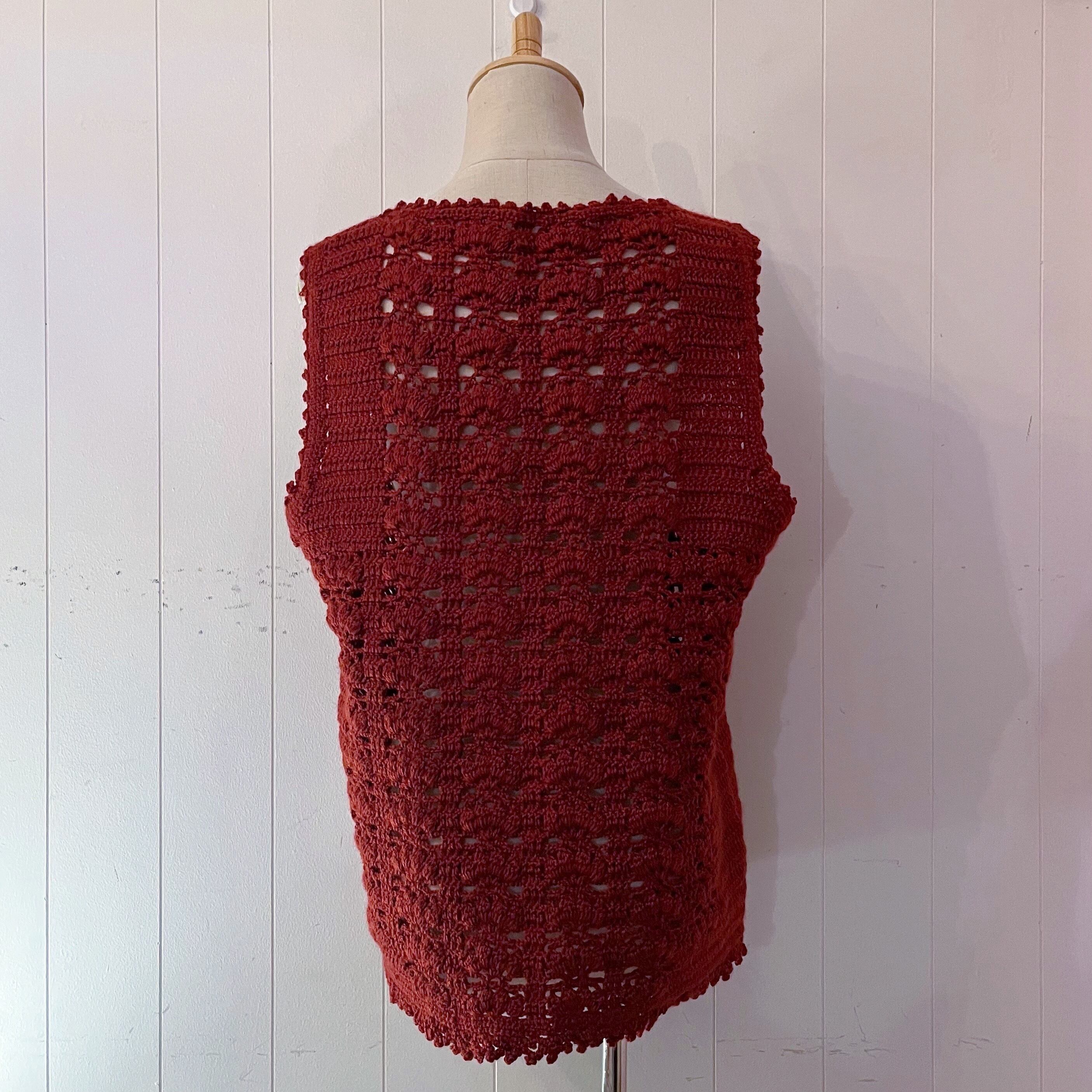 cherry brooch bordeaux crochet vest