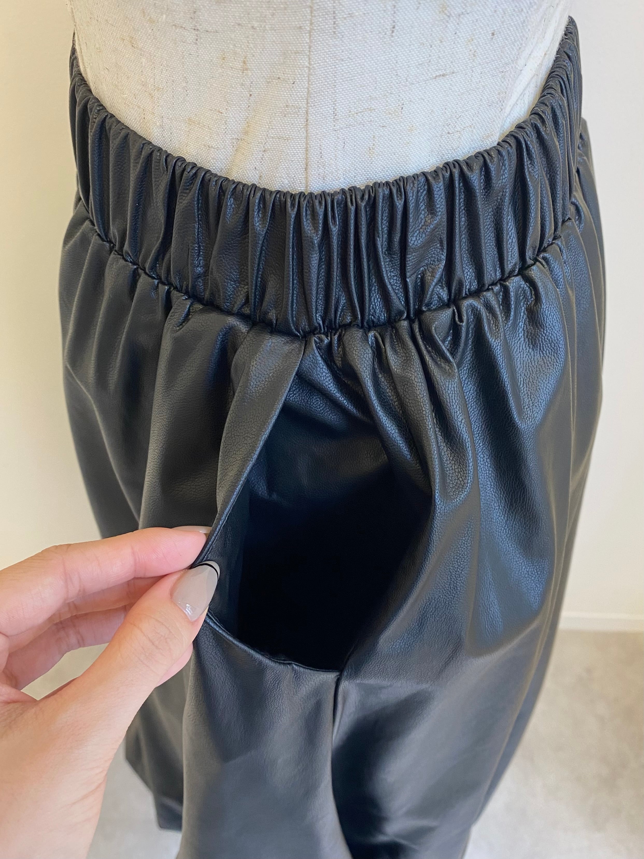 レザーバルーンスカート［60009］ | conforobe(コンフォローブ)