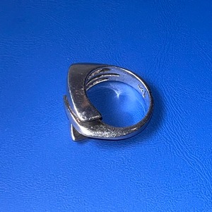 vintage heavy gauge silver " abstract " ring
