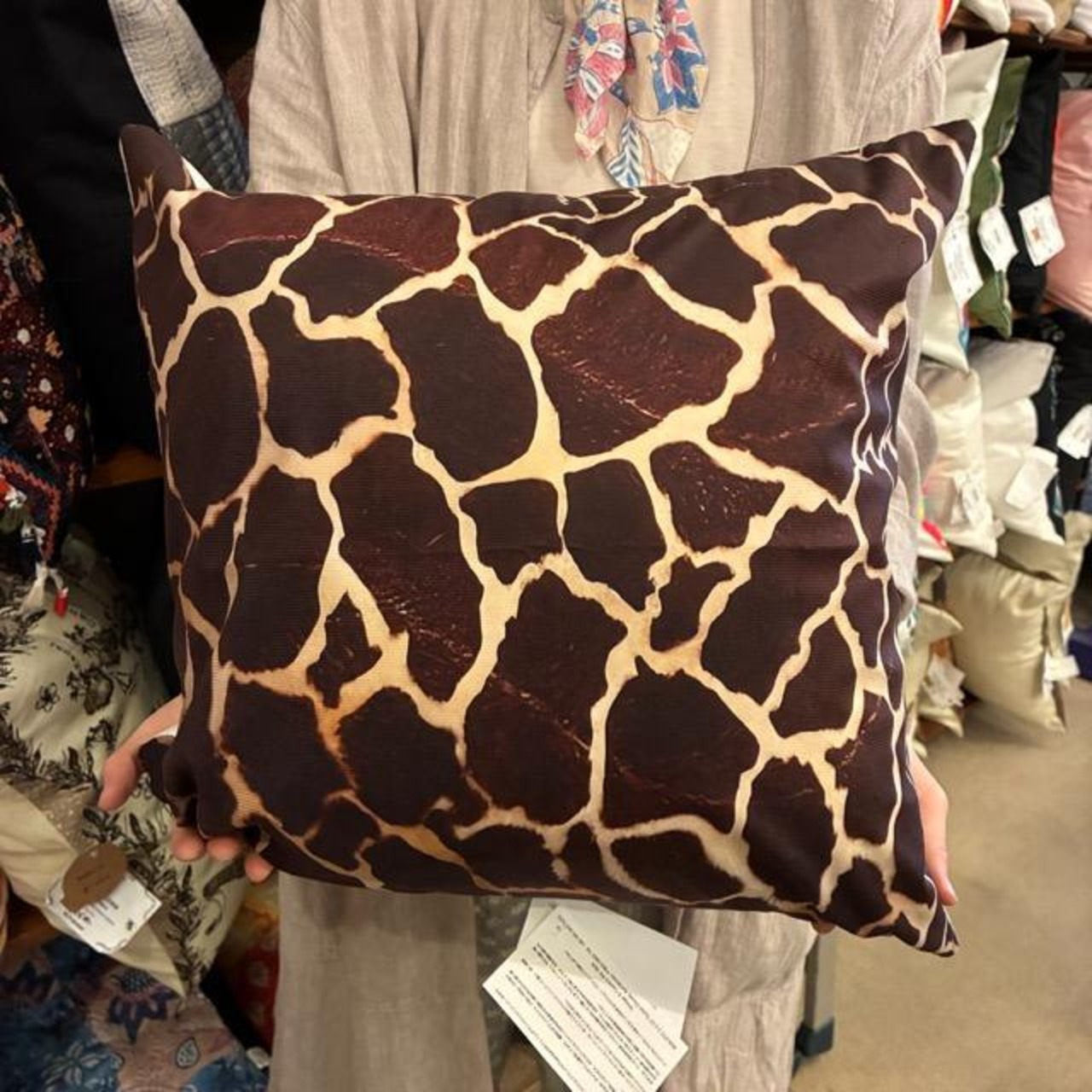 TOPANGA Homefurnishing Smooth touch animal cushion cover Giraffe　45×45cm　スムースタッチアニマルクッションカバー　ジラフ　キリン　モダン　リゾート