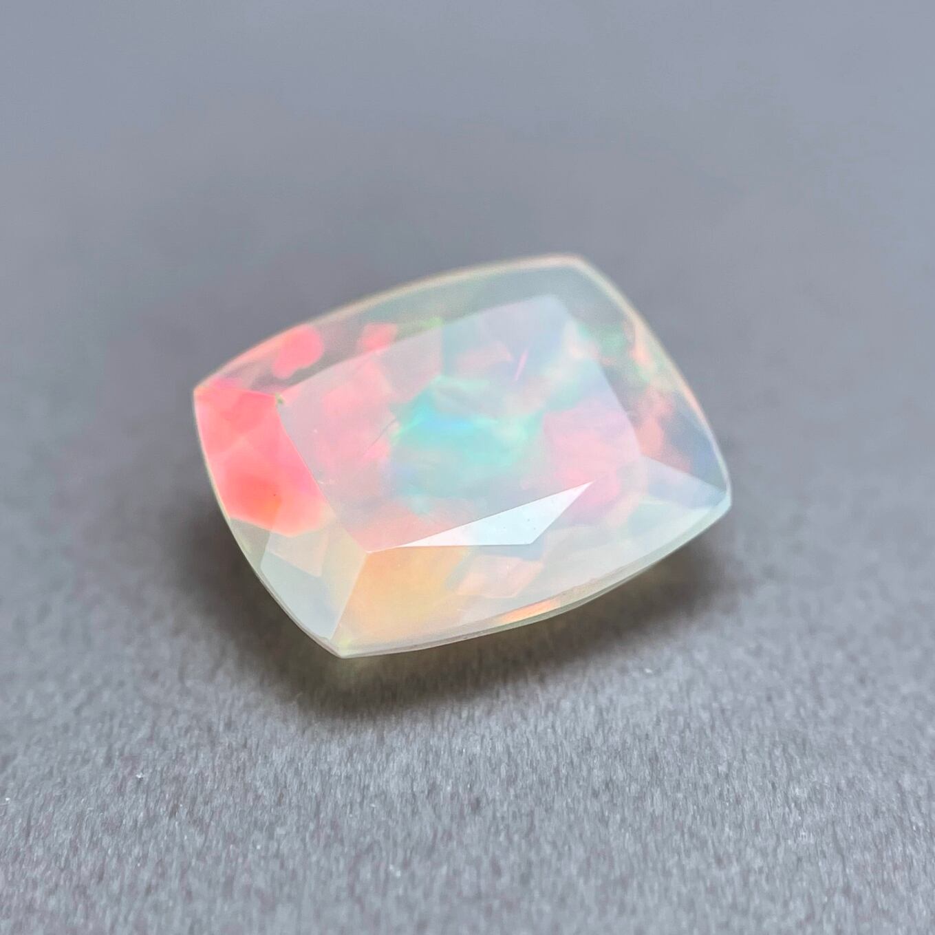 エチオピア オパール 2.17ct ファセット カット ルース