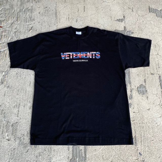 VETEMENTS U.K. LOGO T-SHIRT BLACK