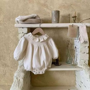フリル襟ロンパース