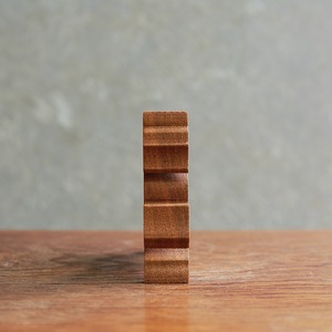 力強く駆け出す、味わい深いの馬