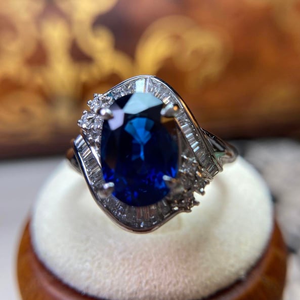 K18天然サファイア 1.09ct 天然ダイヤモンド フラワーリング K18天然サファイア 1.09ct 天然ダイヤモンド フラワーリング