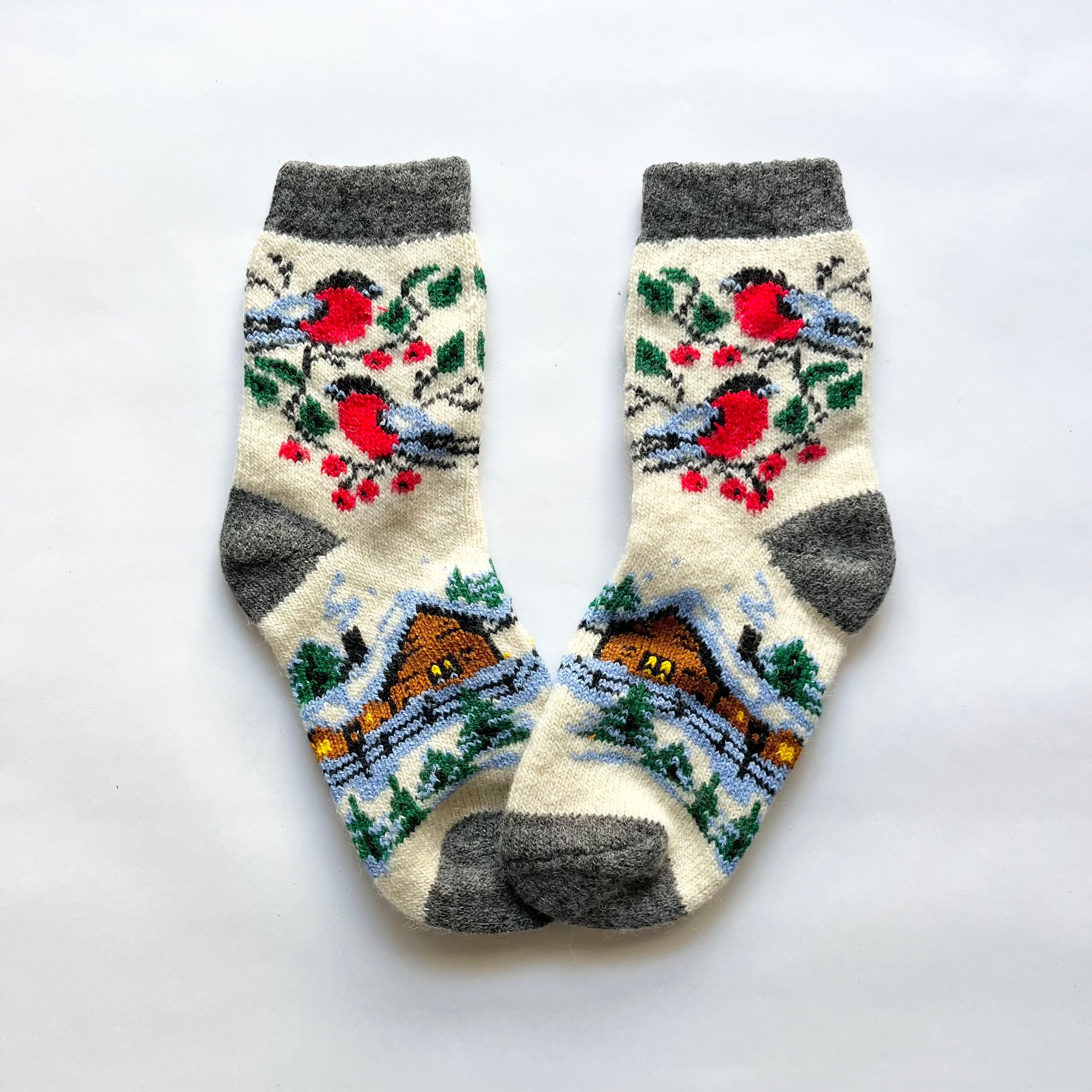ウクライナ支援/ウールソックス(鳥と村の風景柄)