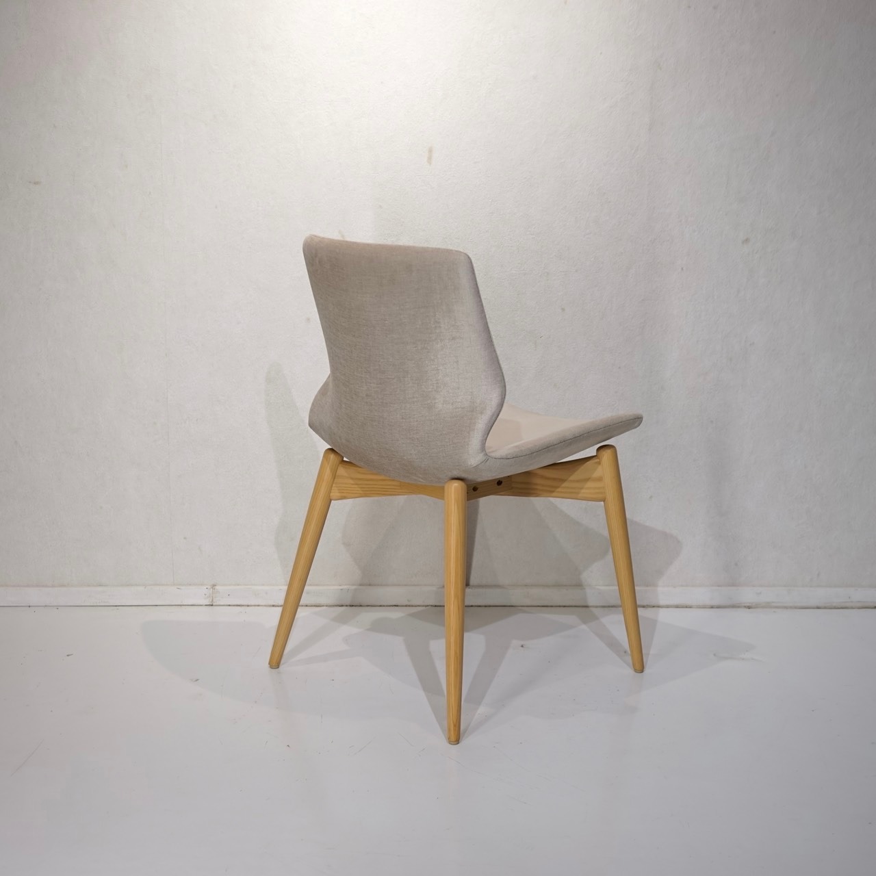 Bello Select ダイニングチェア アームレス チェア 椅子 ファブリック オーク脚 北欧 ナチュラル モダン