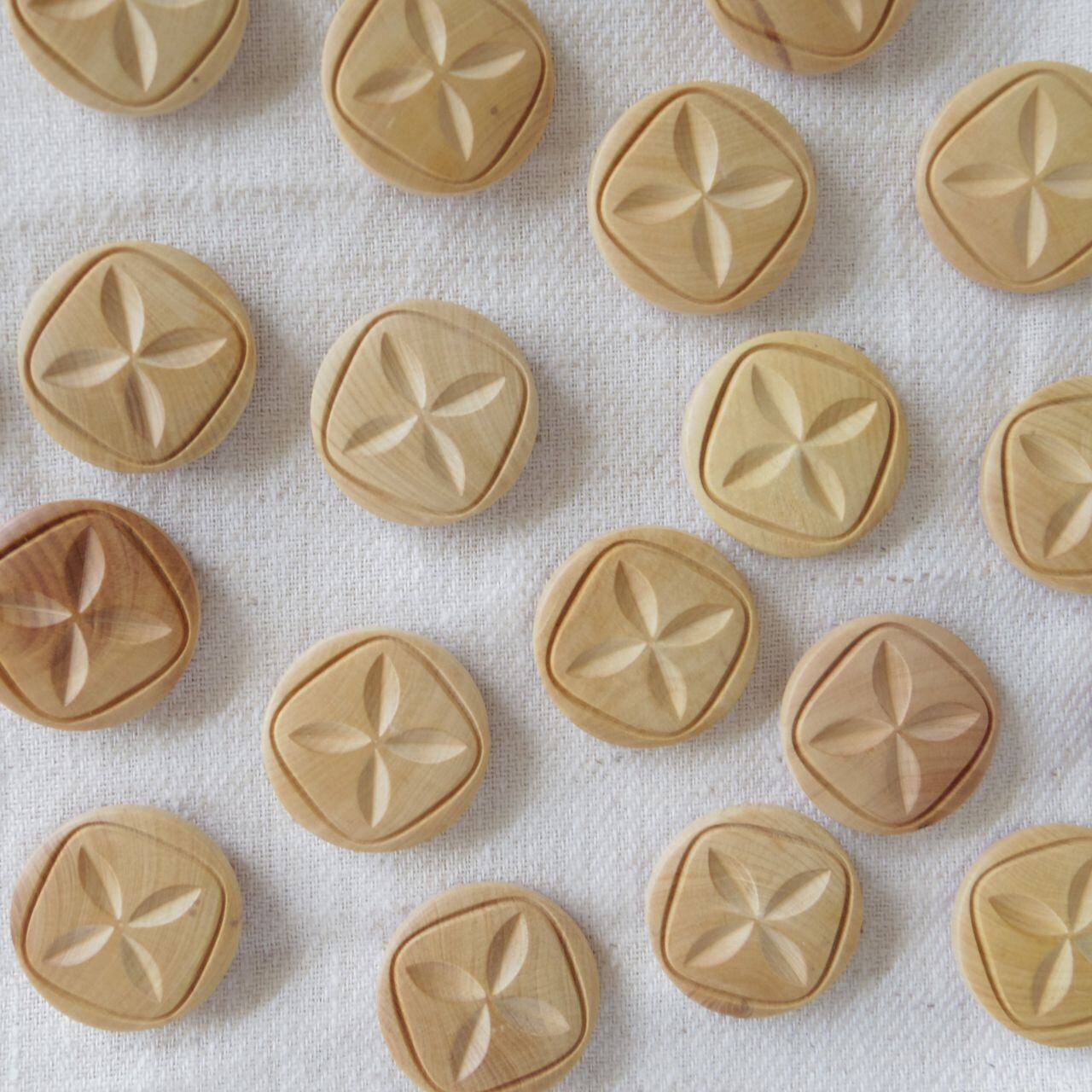 クッキーみたいな木のボタン mm Atelier Oneflower クッキーみたいな木のボタン mm Atelier Oneflower