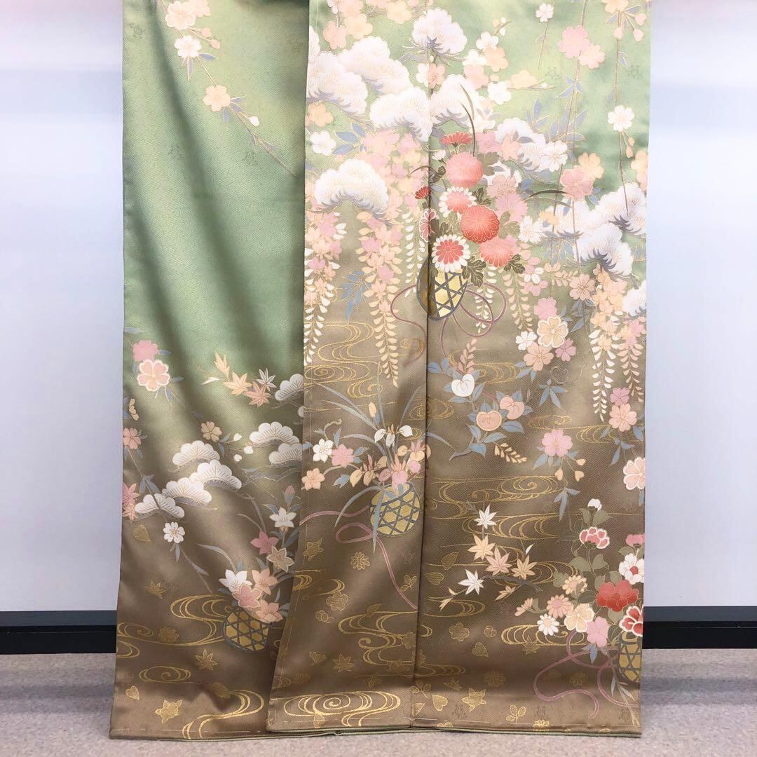 訪問着 美しい花柄模様 金彩 浅藍色 縮緬 ガード加工 しつけ糸 K 訪問着 美しい花柄模様 金彩 浅藍色 縮緬 ガード加工 しつけ糸 K