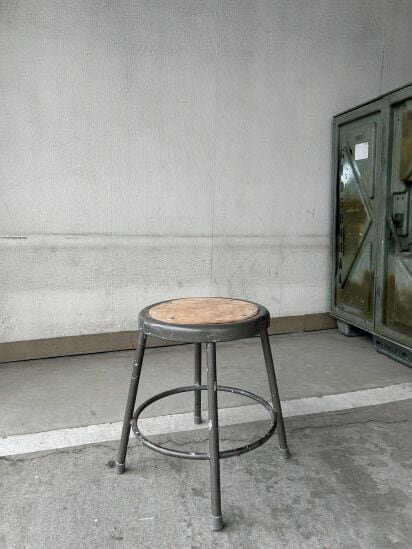 USAから直輸入!! 1960~1970's Krueger社製　ヴィンテージ アイアン スツール USAから直輸入!! 1960's ~1970's Krueger社製 ヴィンテージ アイアン
