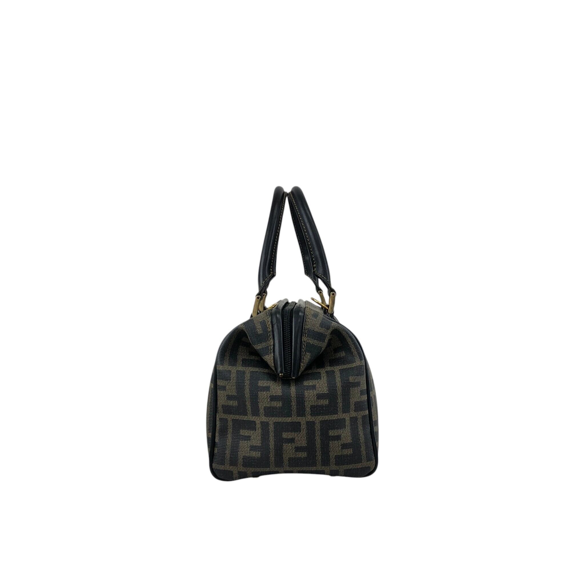 FENDI フェンディ ズッカ ショルダーバッグ ブラック FFロゴ PVC FENDI フェンディ ズッカ ショルダーバッグ ブラック FFロゴ PVC