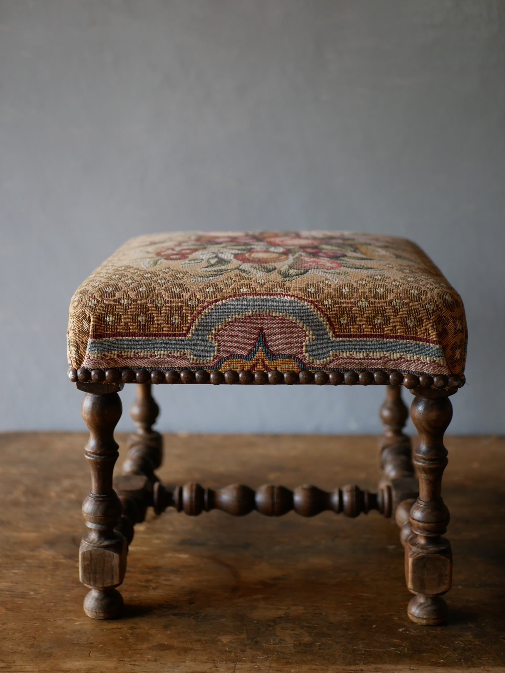 フランスアンティーク　オットマン 楽天市場】アンティーク 調 スツール オットマン 低め