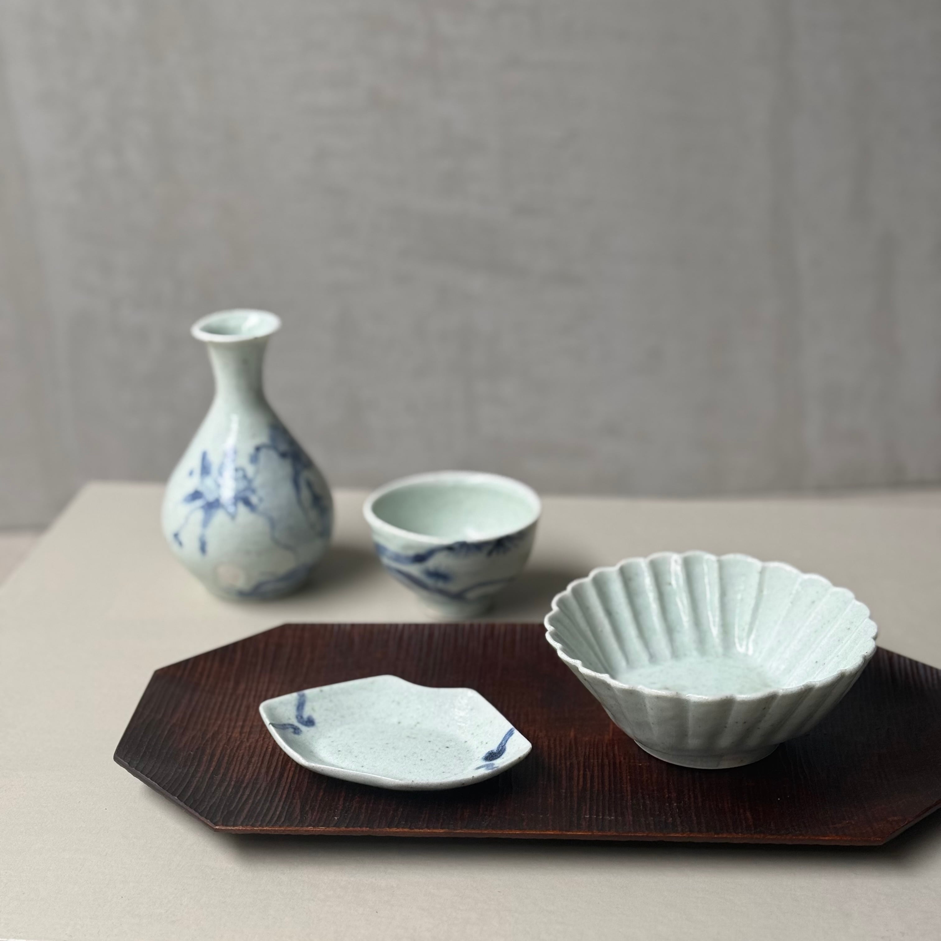 蒼い華器　与吉　チタン 吉田崇昭 染付菊形絵替り小鉢 | gallery 一白