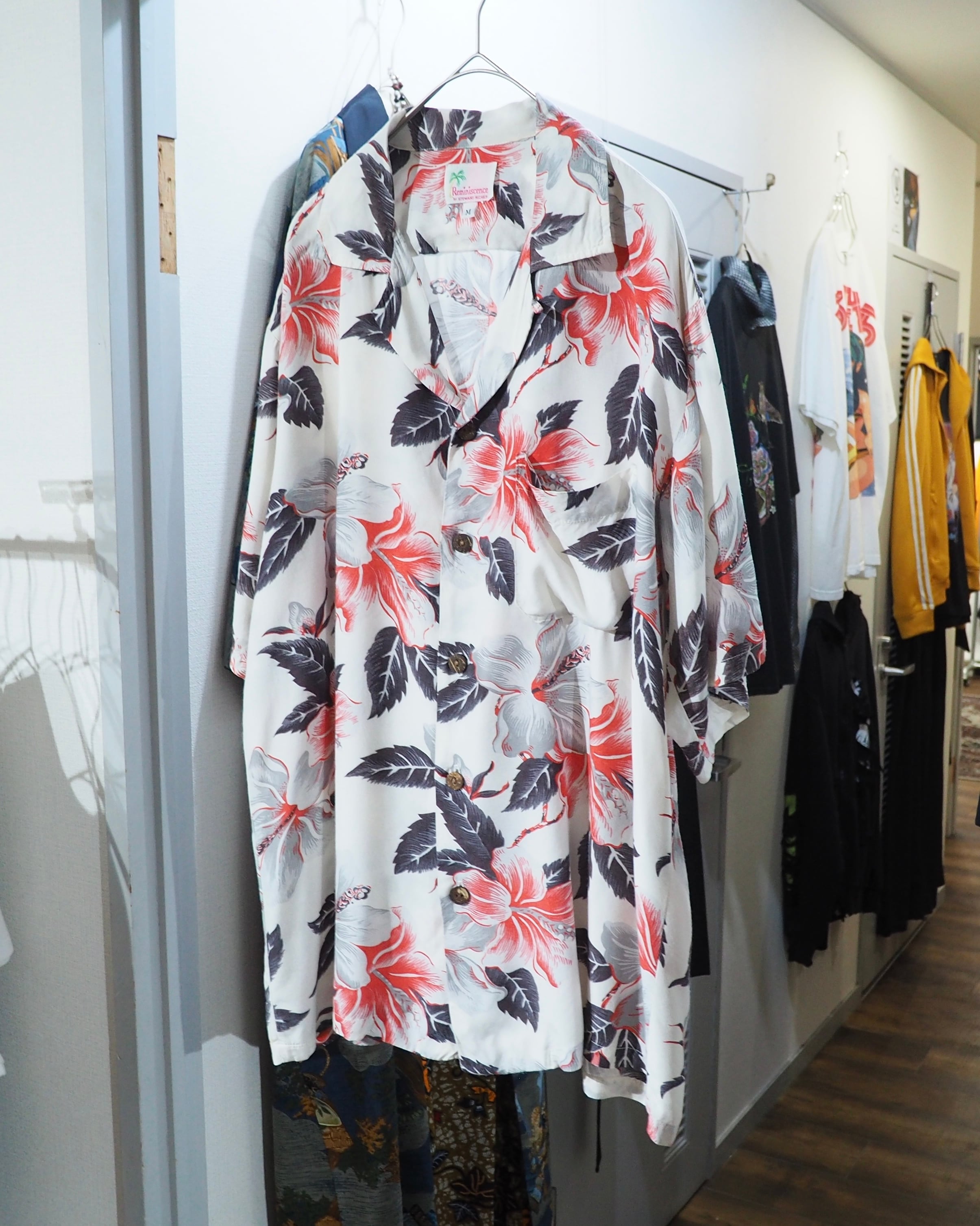 1980s " Reminiscence " Beautiful Flower all over pattern vintage Open collar shirt