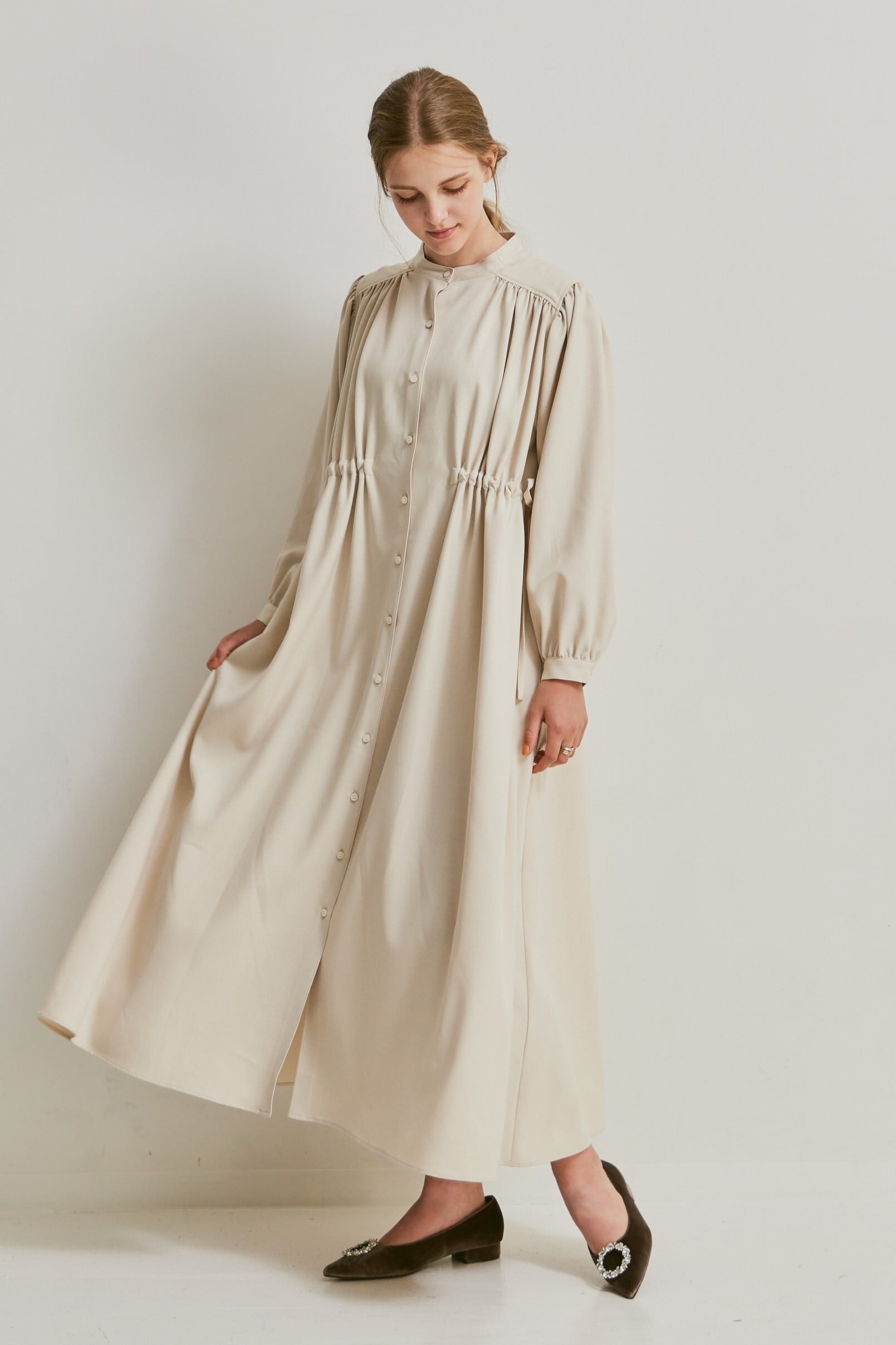 Puff sleeve gather one piece BEIGE | mirem