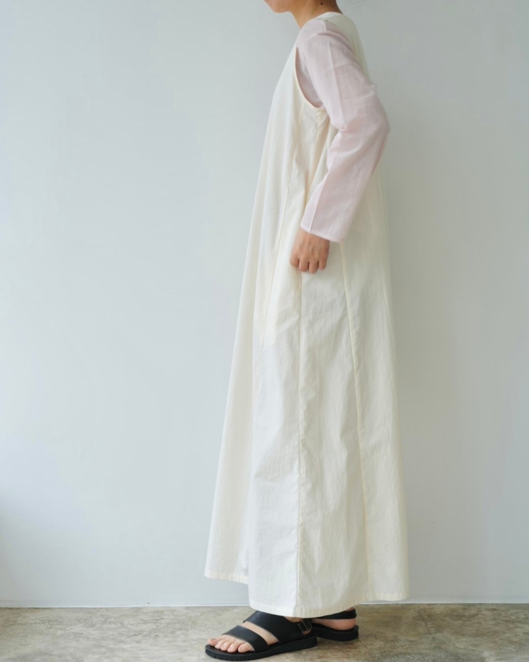 Yoli シンプルスリーブレスワンピース | Vie