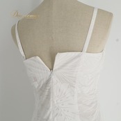 フラダンス 衣装 CC Fashions CCファッション ワンピース ドレス ホワイト系 ハワイ製 白 真っ白 モンステラ柄 植物柄 ハワイアンプリント ハワイアン アロハ フラ ダンス レッスン 練習 キャミソールドレス フレアスカート 華やか かわいい おしゃれ 上品 大人っぽい さわやか