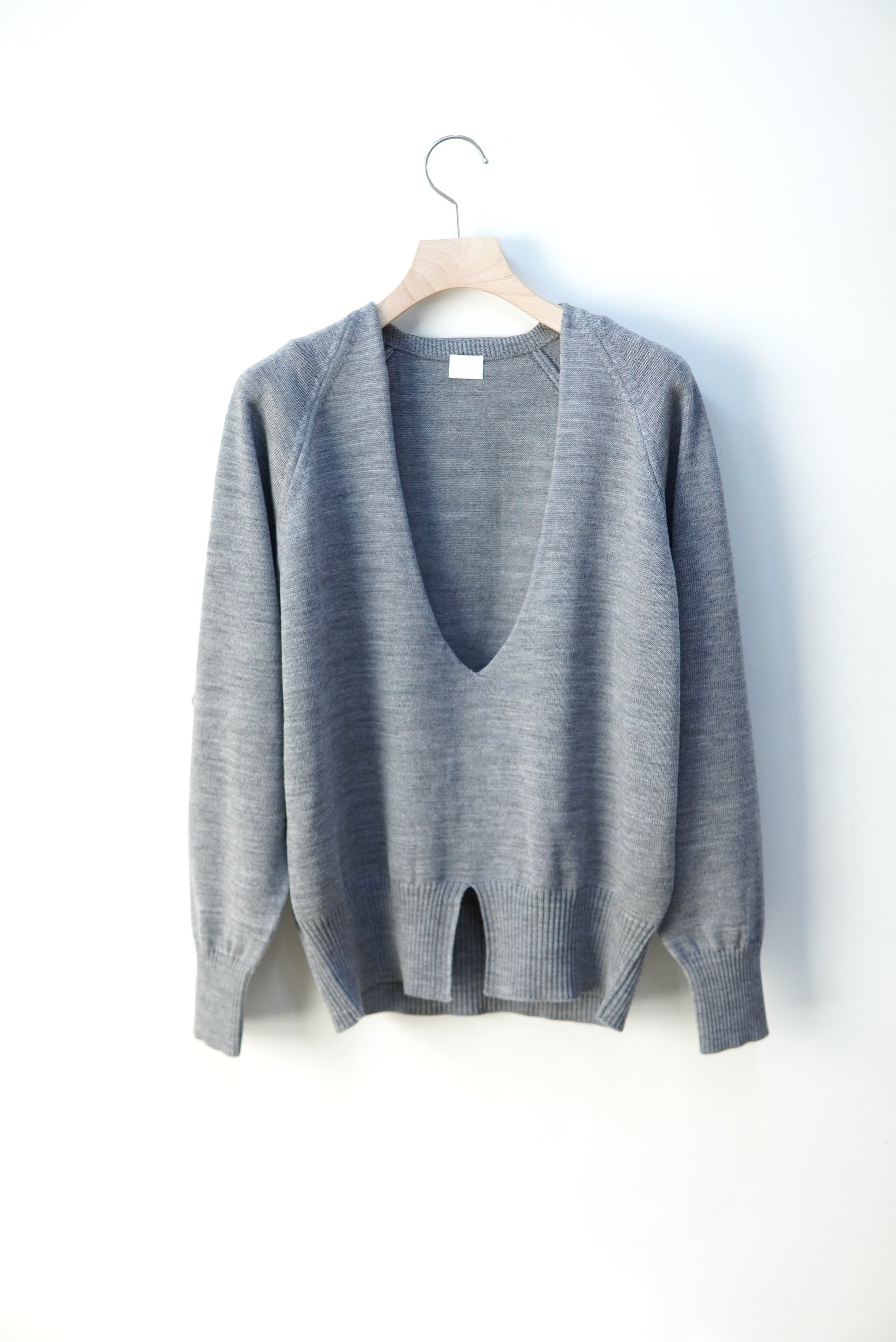 NEPLA / V NECK KNIT / MIX GRAY