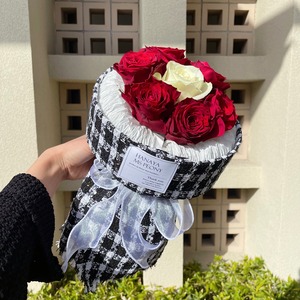 生花 7本〜11本 center white rose wanghong bouquet