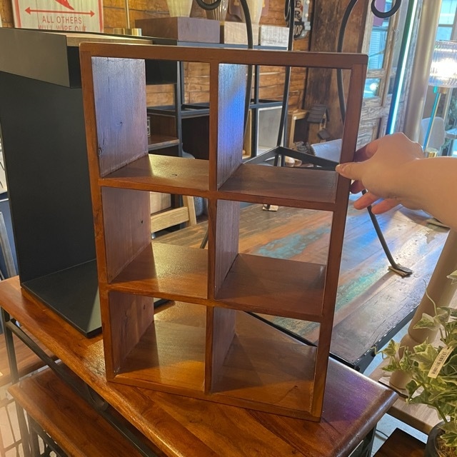 India Acacia Wood  Openwork 6-Sided Rack / インド アカシア6面すかしラック 天然木 ラック カラーボックス風 リビング収納 本棚 棚 インテリア ディスプレイラック 木製 ナチュラル クラシック アンティーク風 ギフト プレゼント 引越し祝い 新生活