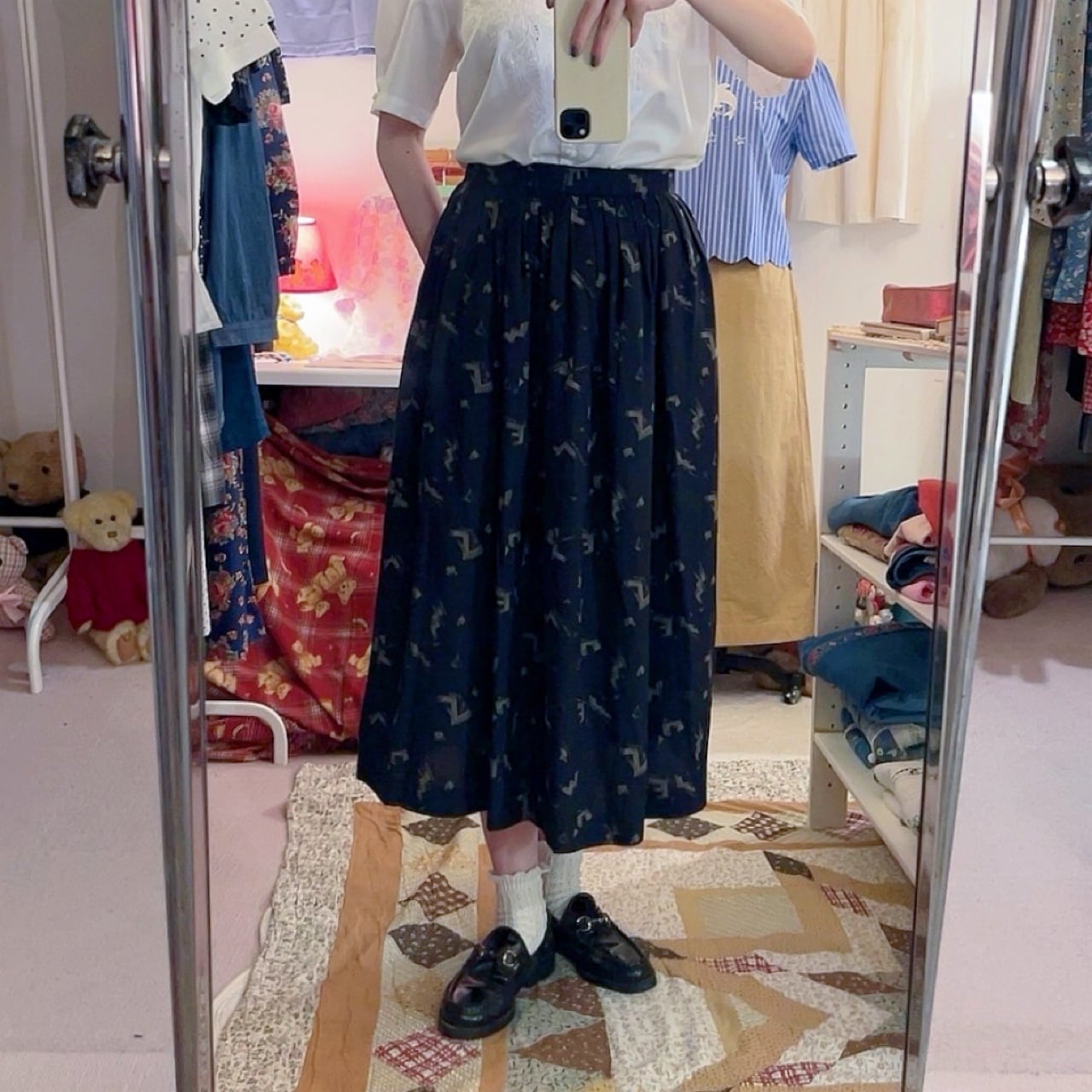 geometric pattern tuck skirt