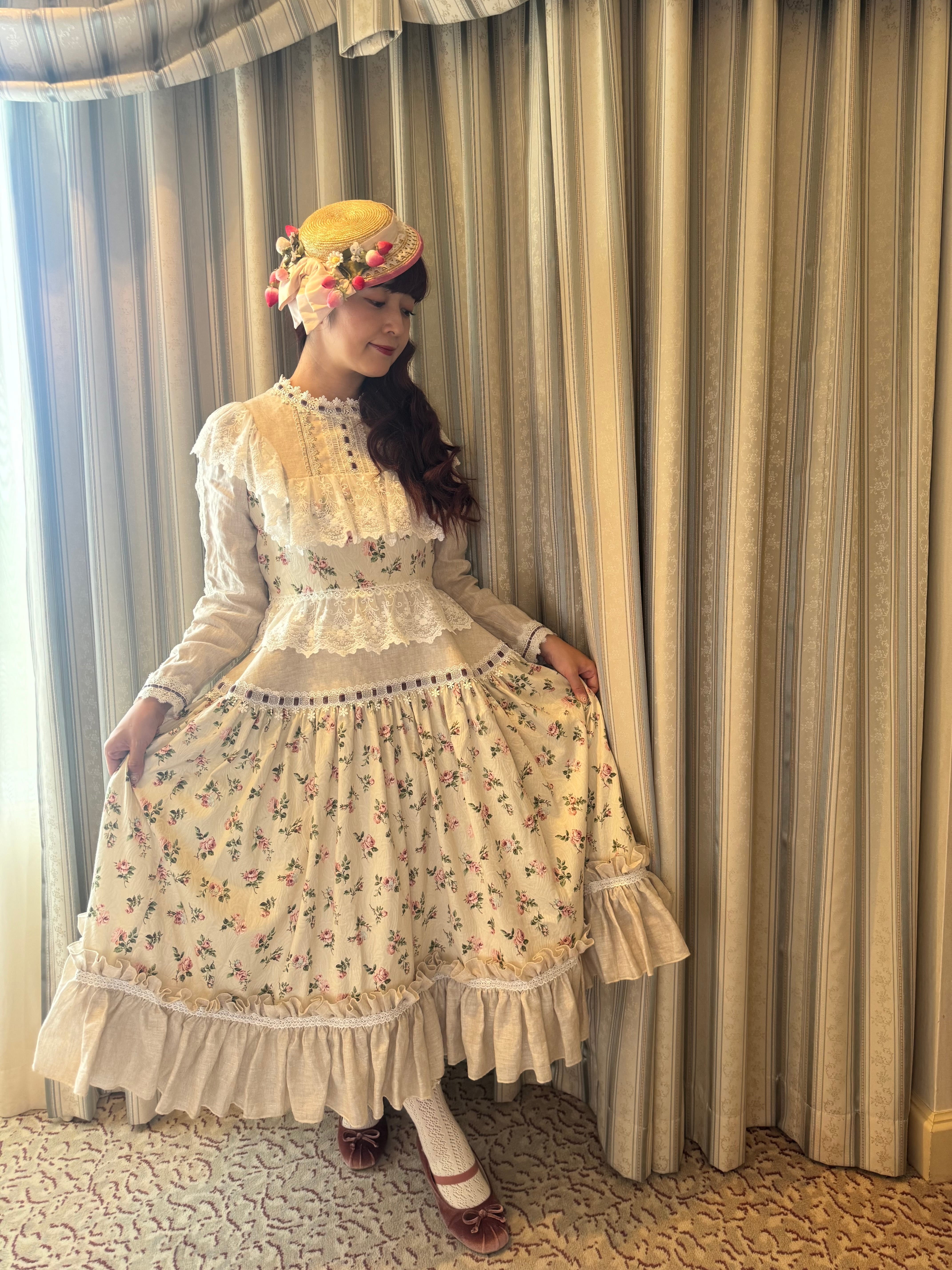 ロングワンピース dolce piu amabile 薔薇柄ドールドレス dolce piu amabile