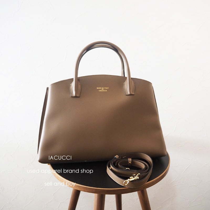 IACUCCI イアクッチ レザー ショルダーハンドバッグ ブラウン