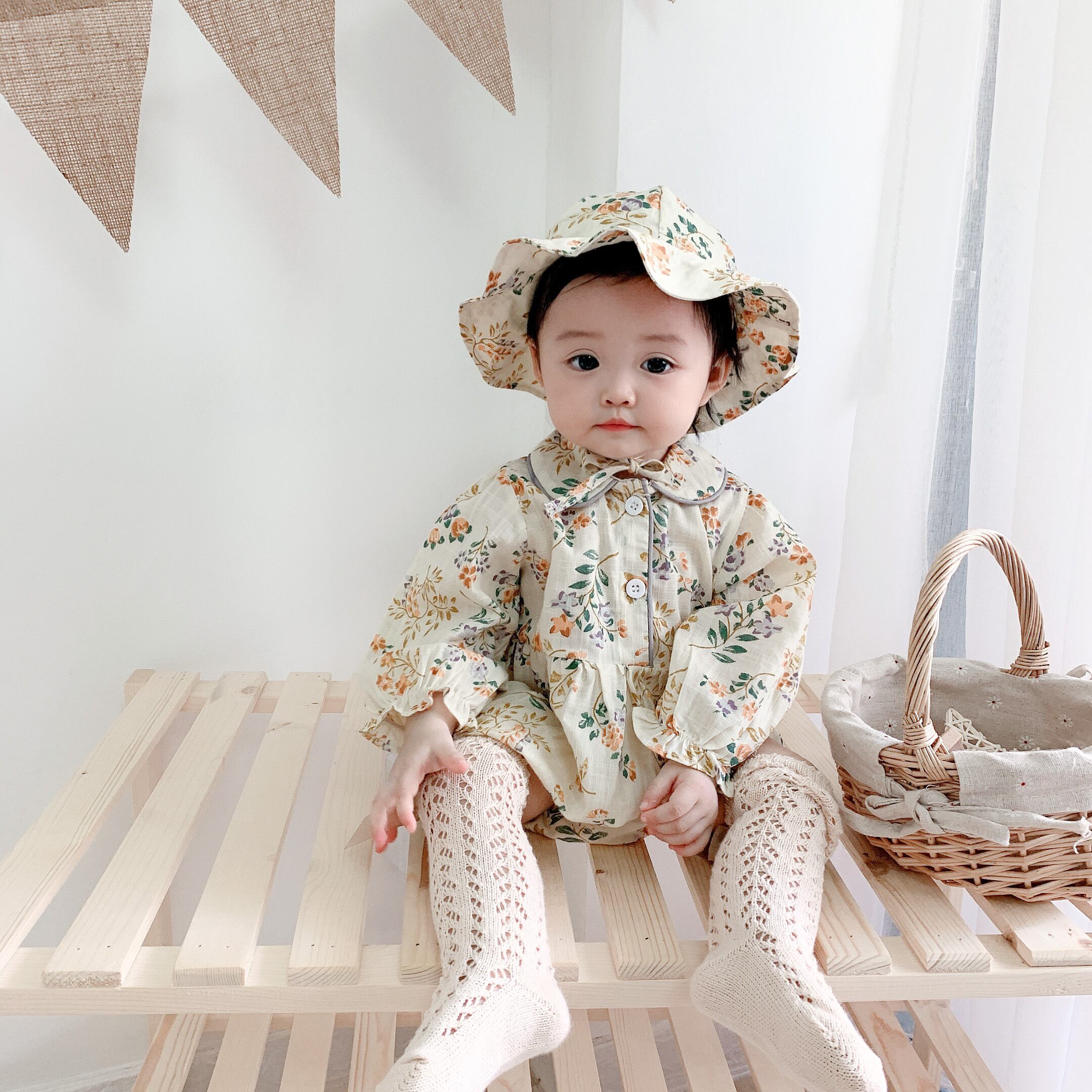 baby Dior ロンパース　帽子　セット　花柄　女の子　高級 baby Dior ロンパース 帽子 セット 花柄 女の子 高級 baby Dior