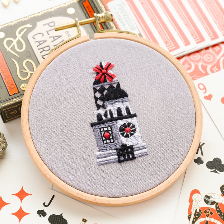 【新作】刺繍キット フォトスタジオ(MC) -モノクロームの街にある写真が得意な写真館-《空想街雑貨店》