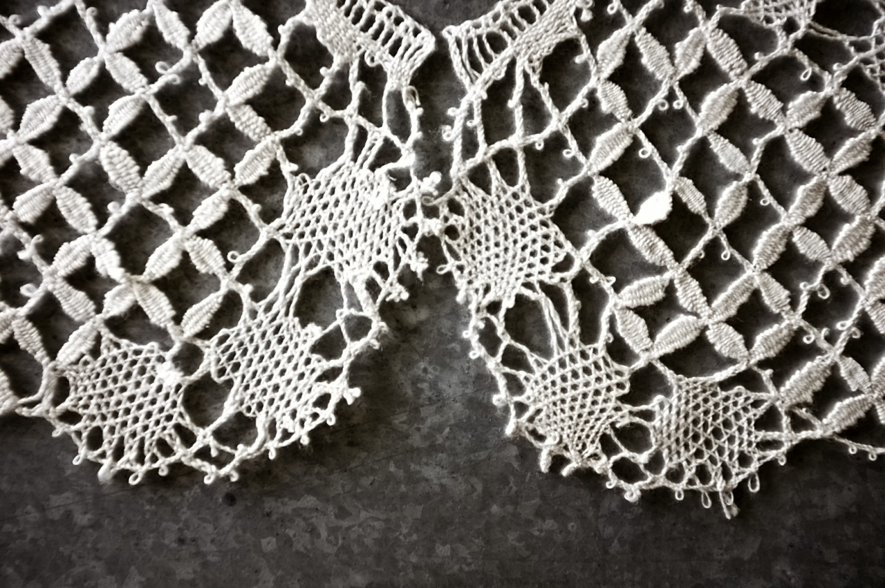 フランス 1900s リネン ポンポンデイジーとハンドワークボビンレースつけ襟 アンティーク